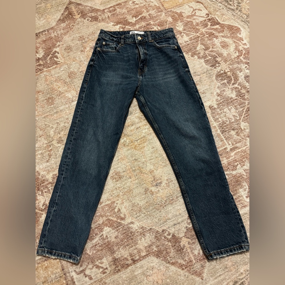 ZARA Womens high waisted mom jeans, size 6